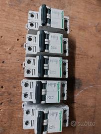 interruttori magnetotermici schneider