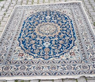 Tappeto persiano chiaro annodato mano NAIN 242X165