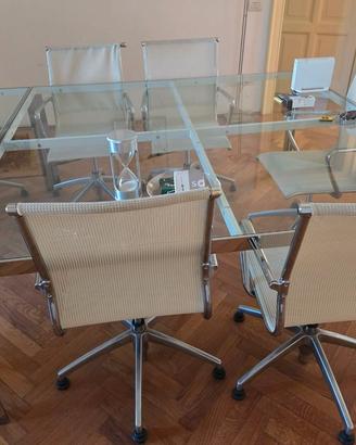 Ufficio: scrivanie, tavolo riunioni, sedie, armadi