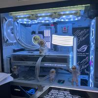 Case white rog helios con panelli rgb