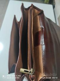 Borsa in vero cuoio modello Messenger usata