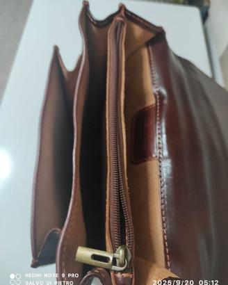 Borsa in vero cuoio modello Messenger usata