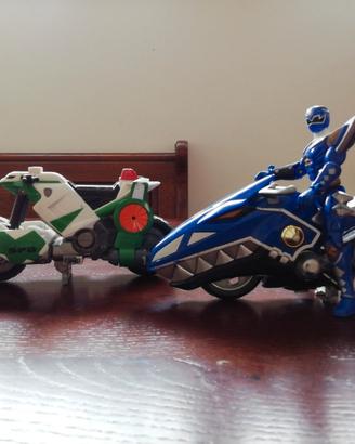 Power Rangers blu con moto