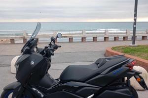 Yamaha X-MAX 300 Icon Black