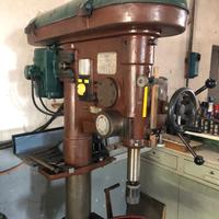 Trapano a colonna ed altre attrezzature