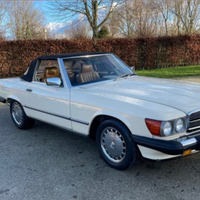 Mercedes 560 SL pagoda