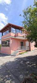Villa di 402 m² con più di 5 locali e box auto dop