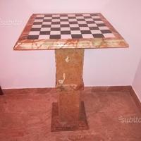 Tavolino scacchiera in marmo a mano
