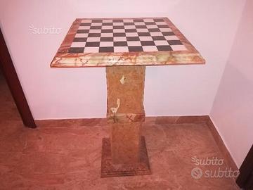 Tavolino scacchiera in marmo a mano