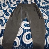pantaloni tuta