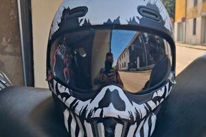 Casco jet con mentoniera removibile