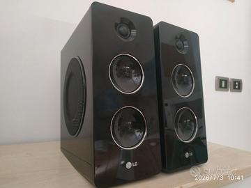 Coppia casse acustiche Marca LG