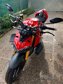 Ducati streetfighter v4s