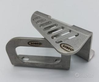 Staffe VMC per fissaggio Tanica / Borsa su pedana 