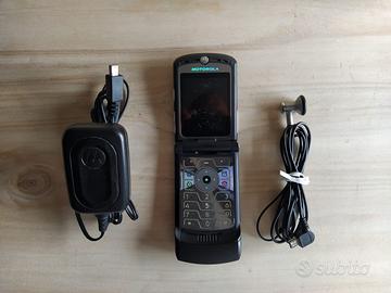 Motorola RAZR V3 Nero completo accessori e scatola
