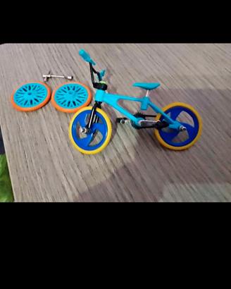 Modellino biciclettina in metallo in scala 