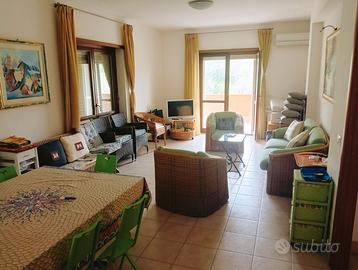 TRILOCALE vicino al porticciolo