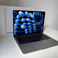 Apple MacBook Air M2, 256/8Gb, Argento + Accessori