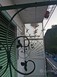 stendino in ferro battuto 