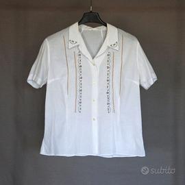 Camicia bianca con ricami anni '50