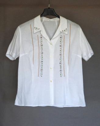 Camicia bianca con ricami anni '50