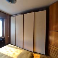 Camera da letto matrimoniale completa, in legno ma