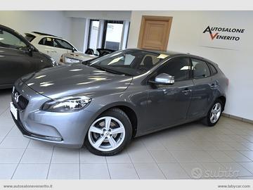 VOLVO V40 D2 Momentum