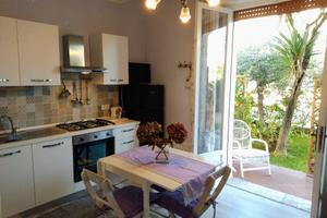 Marina di Massa Bilocale Piano Terra