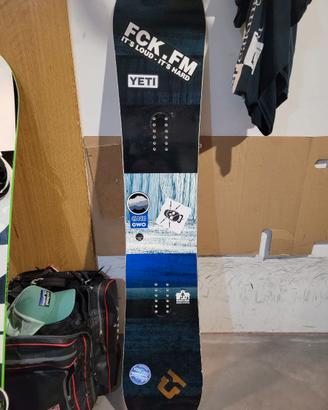 SNOWBOARD