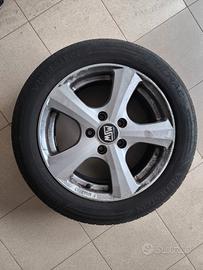4 Ruote con cerchi in lega 205 55 16 