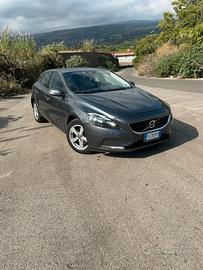 Volvo v40 d2 2014