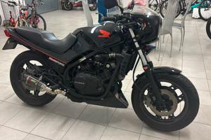 Honda vf500f estetica modificata