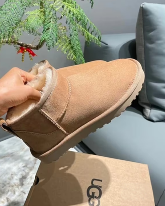 UGG Classico Ultra Mini  castagna EU 37