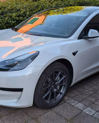 Tesla model 3 rwd standard range