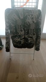 Felpa Adidas con cappuccio 