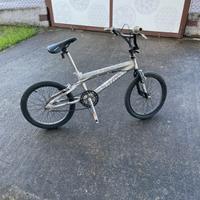 Bici bmx molto leggera