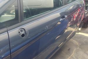 Porta anteriore sx nuda FORD FIESTA del 2011