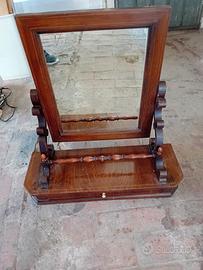 Specchiera antica