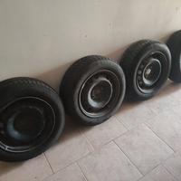 Cerchi con gomme invernali