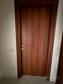 Porte ciliegio apertura a destra con telaio