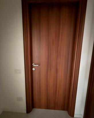 Porte ciliegio apertura a destra con telaio