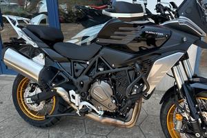 Qj Motor SRT700 in HFP MOTORS MONOPOLI