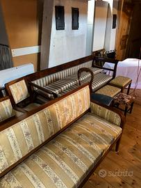 Divani e sedie stile Biedermeier