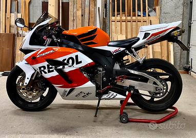 Honda CBR 1000 RR fireblade