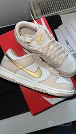 Nike Dunk "Gold Swoosh", taglia 38
