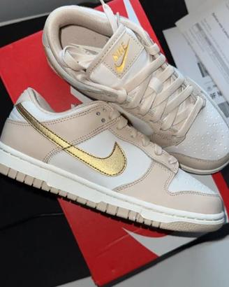 Nike Dunk "Gold Swoosh", taglia 38