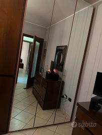 Armadio a specchio come da foto