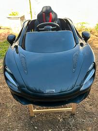 Auto elettrica per bambini, modello McLaren 720S