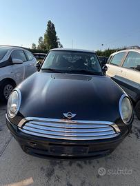 MINI COOPER DEL 2009 PER RICAMBI