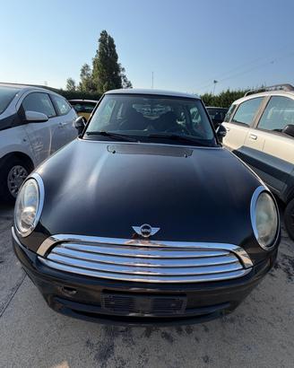 MINI COOPER DEL 2009 PER RICAMBI